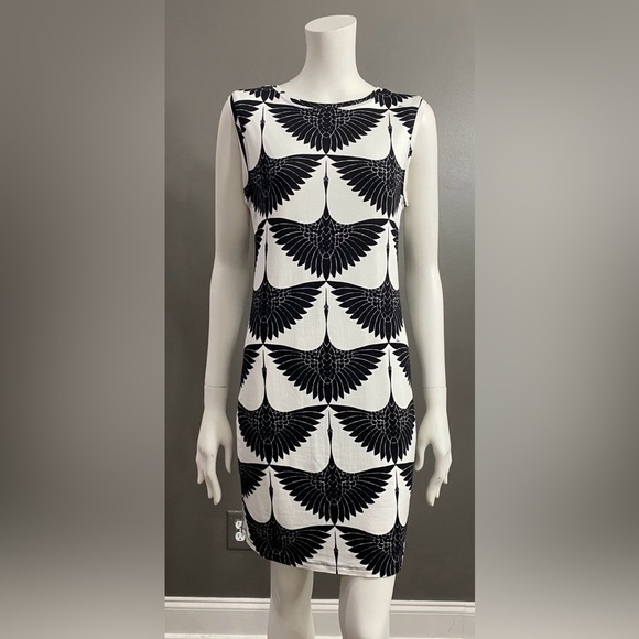 Trina Turk Dresses & Skirts - Trina Turk Black and White Sleeveless Sheath Mini Dress Size S